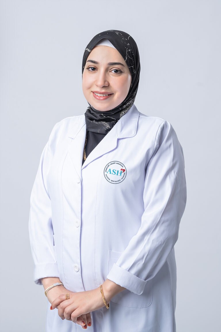 منى منير 768x1152